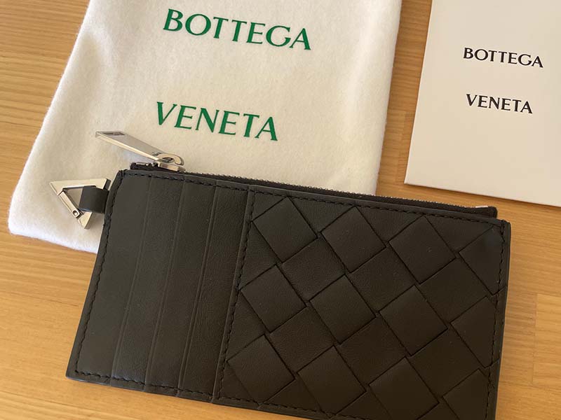 ボッテガ・ヴェネタのフラグメントケースをレビュー！カードケースをお 